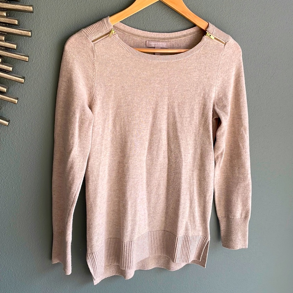 Small Cream Banana Republic Sweater